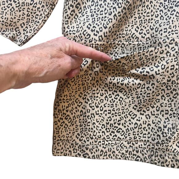 Reversible Suede Animal Print Brown Chore Coat Shacket Size Large Tan Chico's - Picture 7 of 13